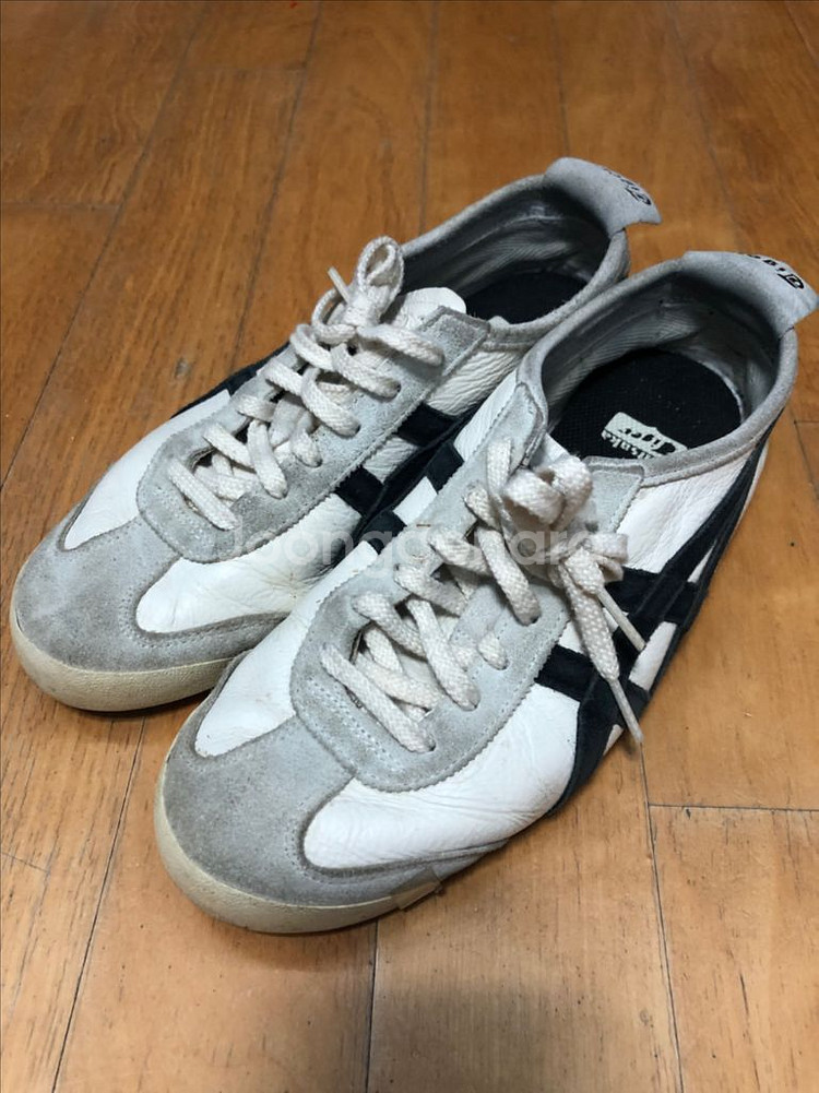 오니츠카타이거 멕시코66 빈티지 화이트 블랙 240--0