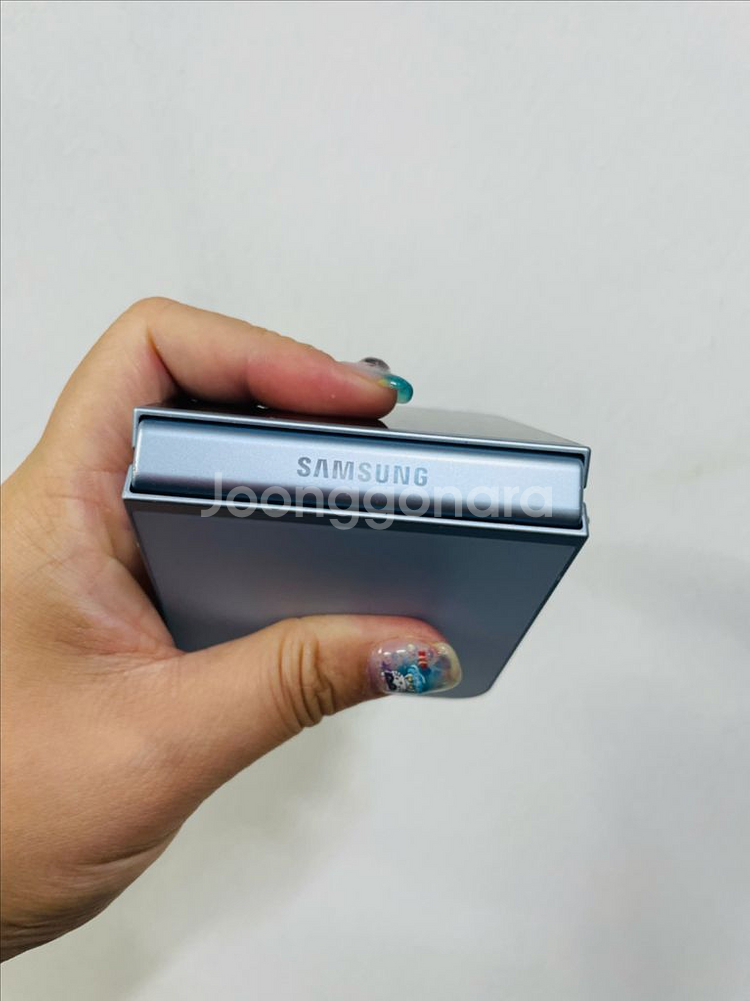 갤럭시 Z플립6 블루 256기가 판매합니다.--6