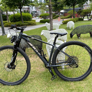 예거아스펜7 입문용 mtb(산악자전거)팝니다(헬멧드림)