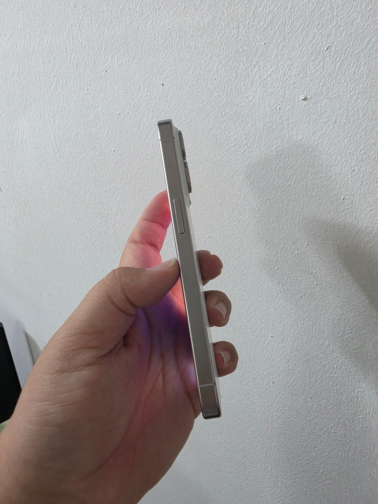 아이폰15프로 화이트 티타늄 256기가 SS급 팝니다 이미지