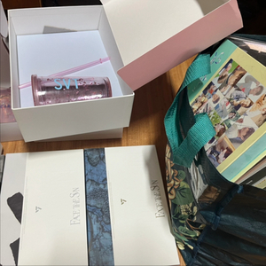 세븐틴 앨범및 포카 응원봉 씨디등등