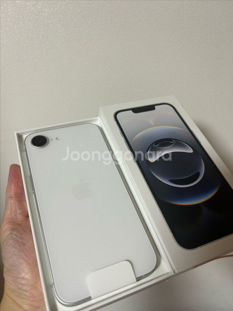 아이폰16e 256G 새제품(전원안켬)--0