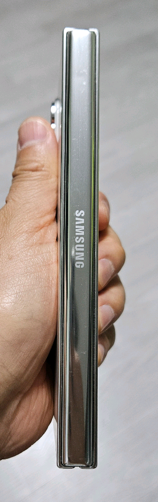 갤럭시 Z폴드5 크림 512GB A급 싸게 팝니다.--5