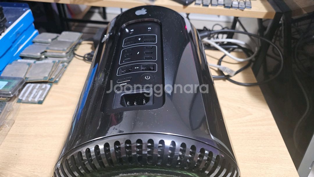 Apple Mac Pro A1481 Late 2013--0