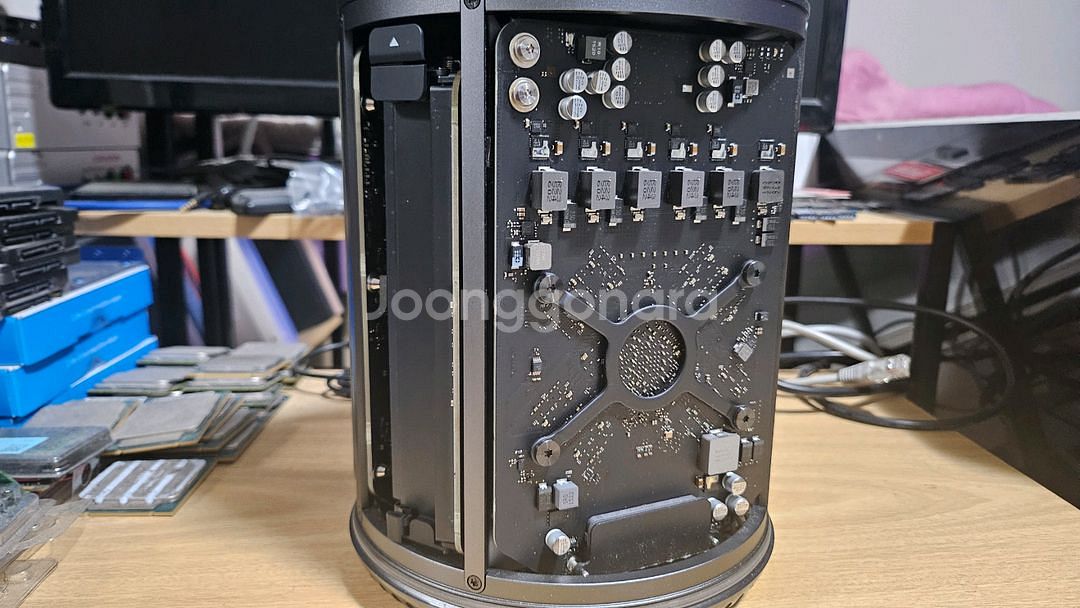 Apple Mac Pro A1481 Late 2013--3