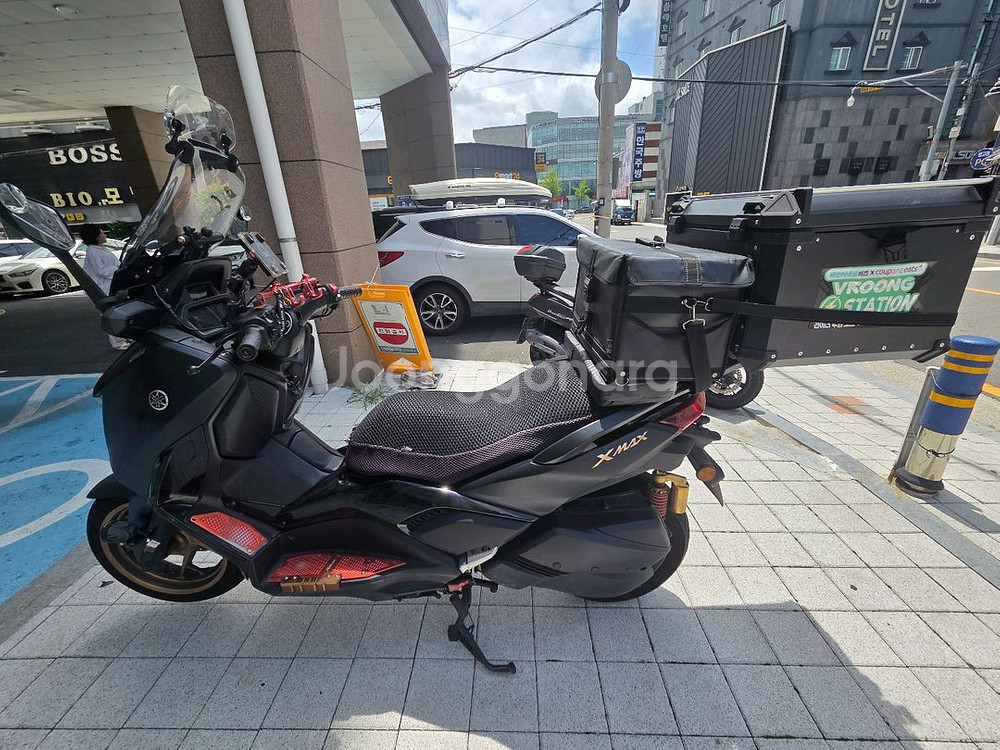 24년식 xmax300 팔아요--3