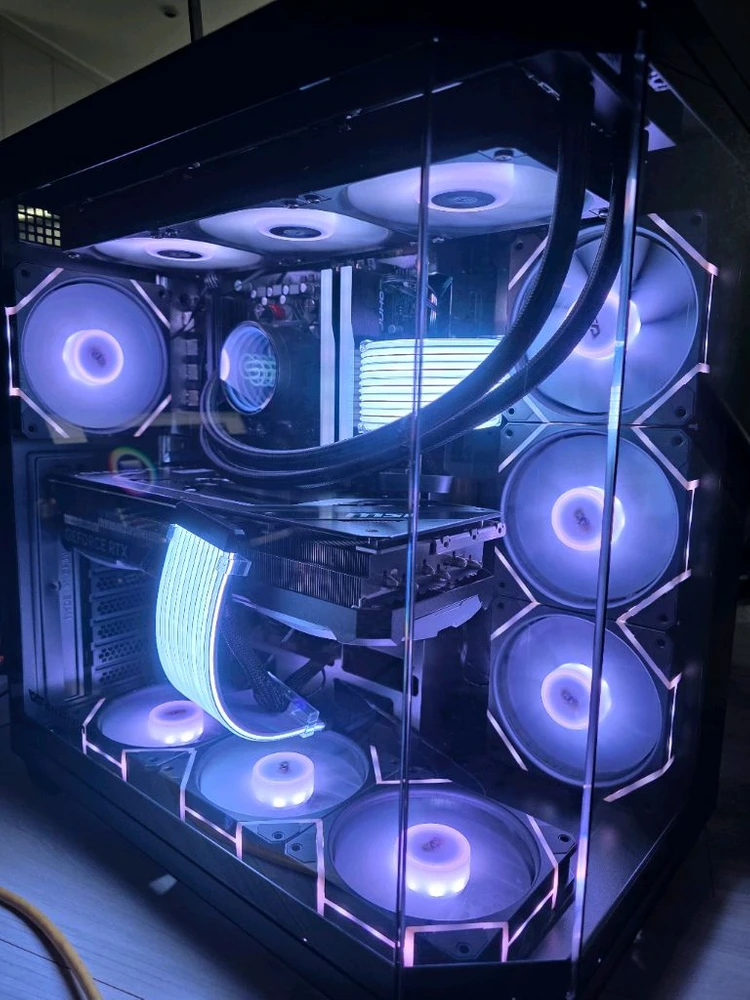 라이젠7 7800x3d rtx4080s 본체 팝니다 이미지