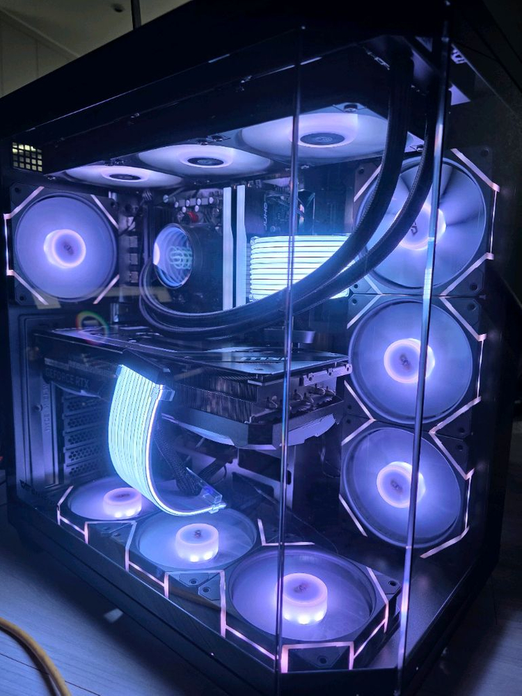 라이젠7 7800x3d rtx4080s 본체 팝니다 이미지