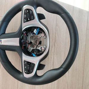 bmw G바디 풀옵 핸들 팝니다
