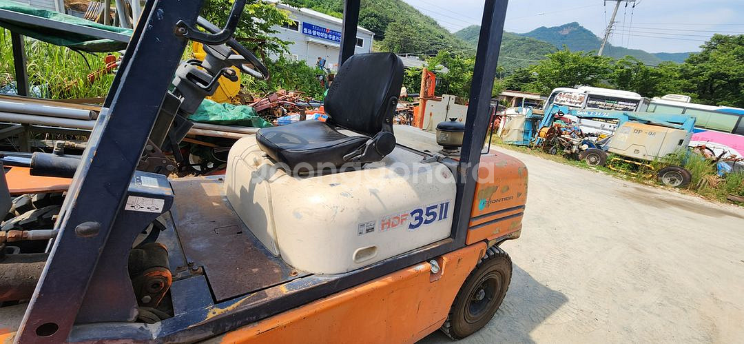 3.5톤 엔진 경유 지게차 지개차 팝니다.--2