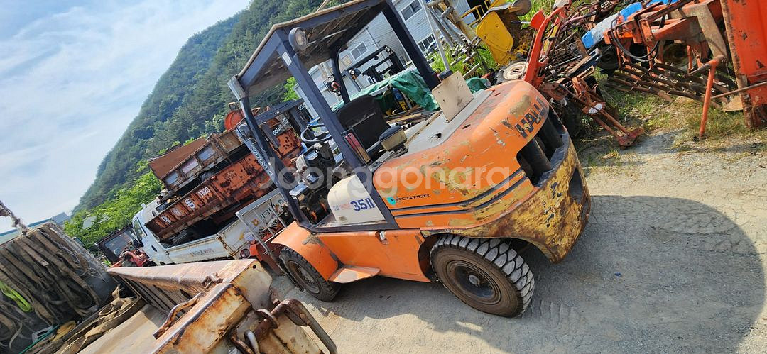 3.5톤 엔진 경유 지게차 지개차 팝니다.--3