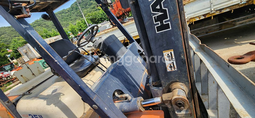 3.5톤 엔진 경유 지게차 지개차 팝니다.--5