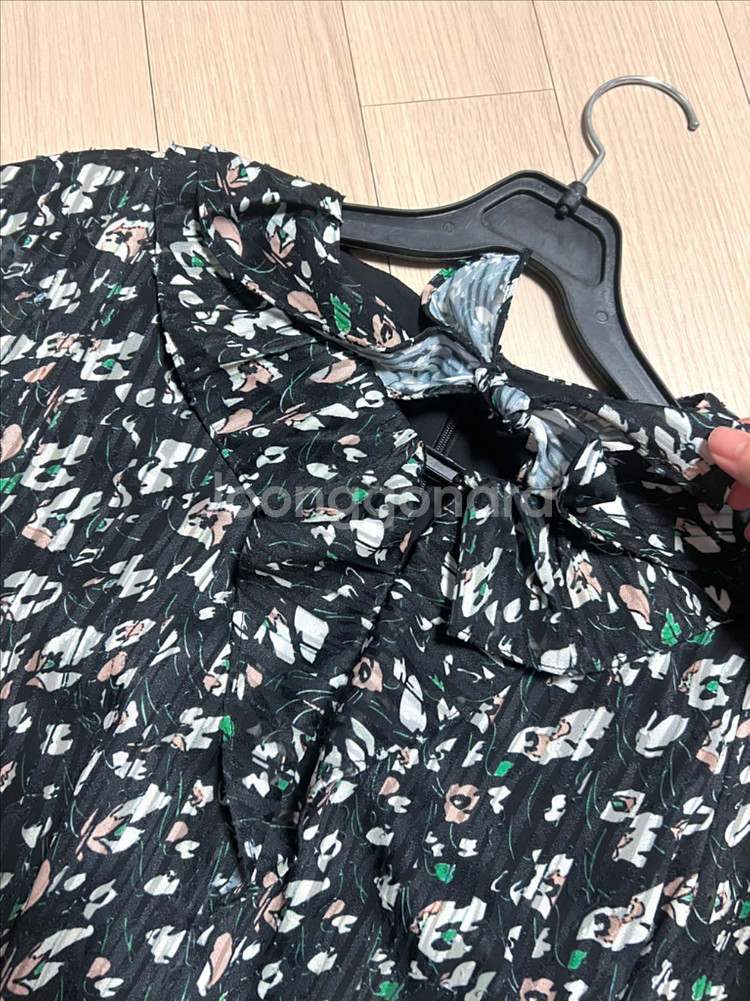 한섬 SJSJ 플라워 패턴 자카드 벨트 반팔 롱 원피스--3