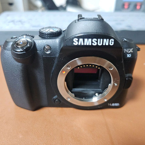 액정만 고장난 삼성 NX10 미러리스 바디