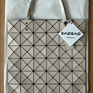 BAOBAO ISSEY MIYAKE 바오바오 루센트