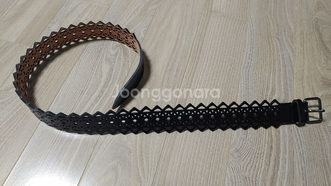 블랙 펀칭 여성 벨트--1