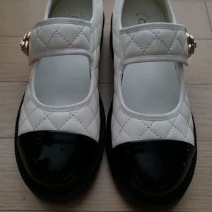 블랙화잇 슈즈230 ㅡ새거