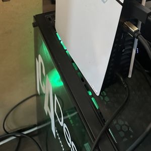 컴퓨터 본체팝니다. Intel(R) Xeon(R)