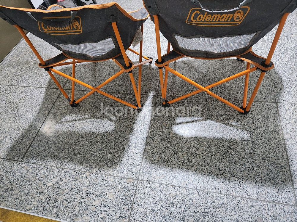 콜맨 킥백 브리즈 체어 두개 /택포--1