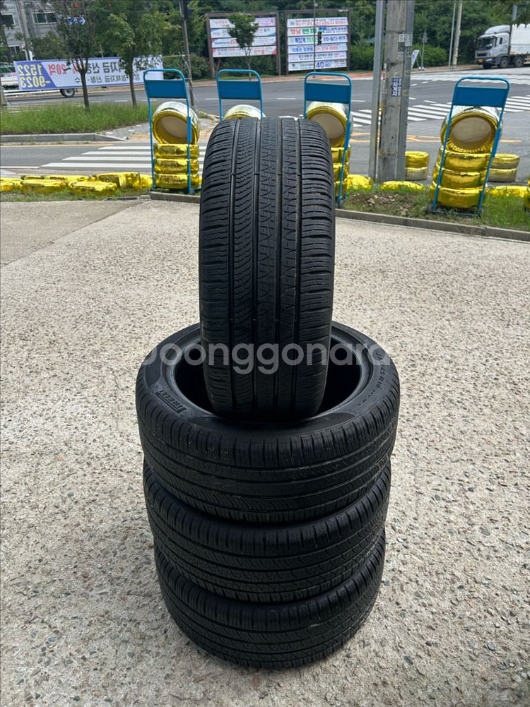 235/45R18--1
