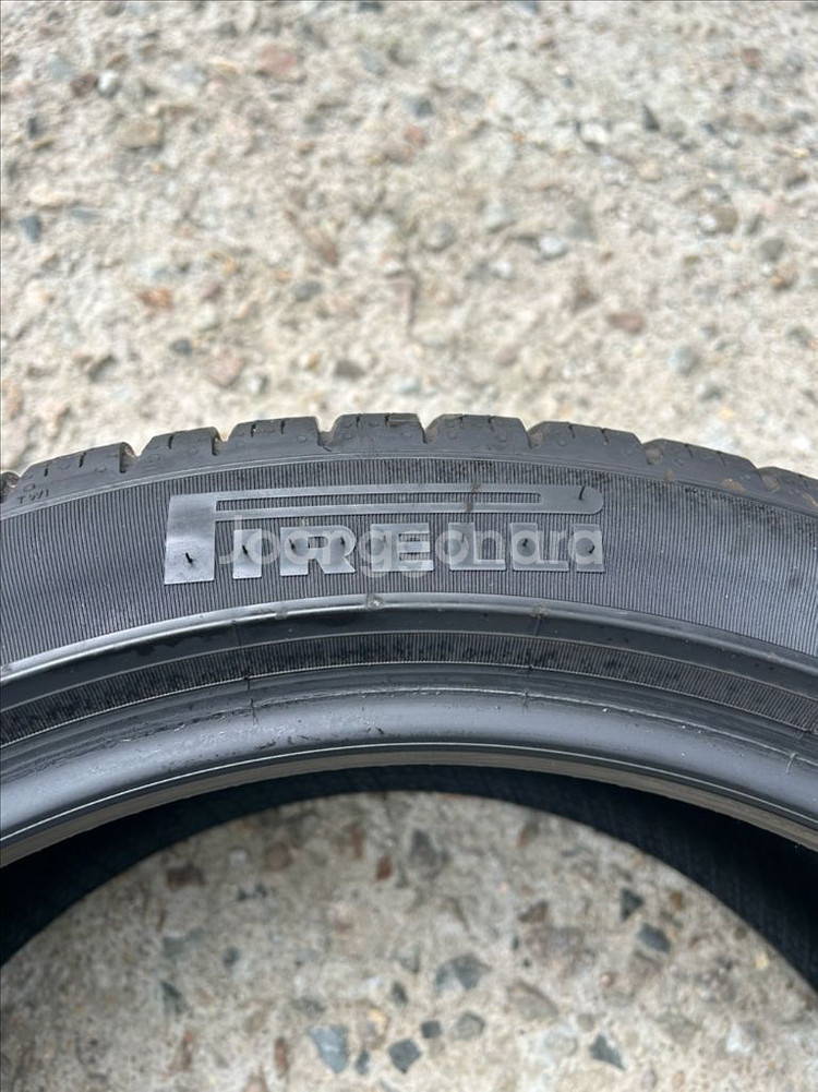 235/45R18--4