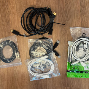 DP, HDMI, RCA 케이블 팝니다