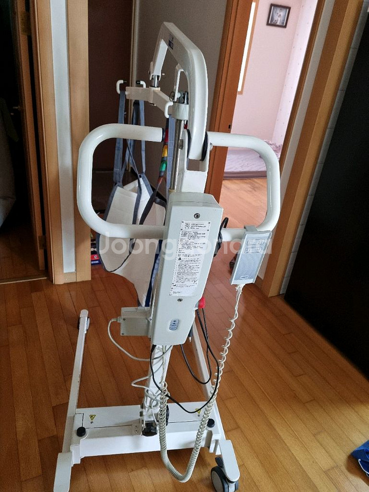 중증 환자 전동식 이동 보조리프트 판매합니다--3