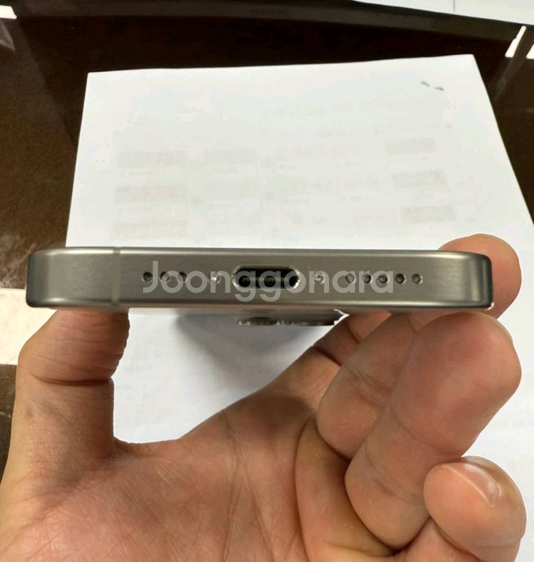 아이폰 15 프로 256GB 티타늄 풀박스 팝니다--7
