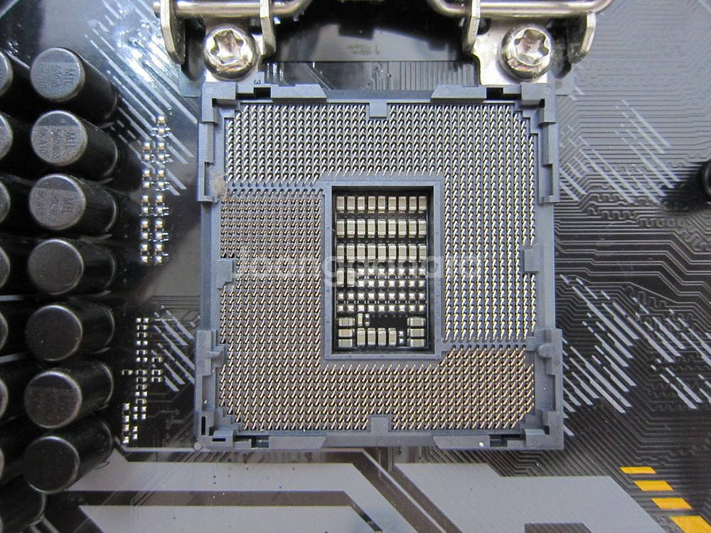 ASUS TUF Gaming Z490-PLUS--1