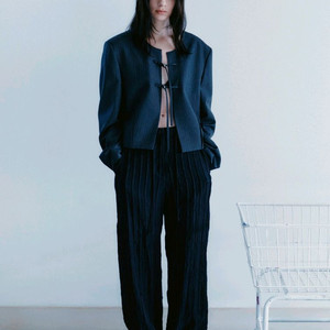 인사일런스 25SS 스트랩 크롭 자켓 STRIPE
