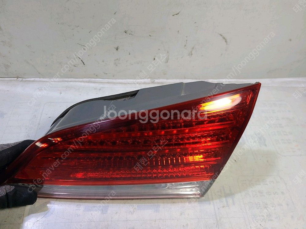 i40 살룬 테일램프/트렁크등 조수석--1