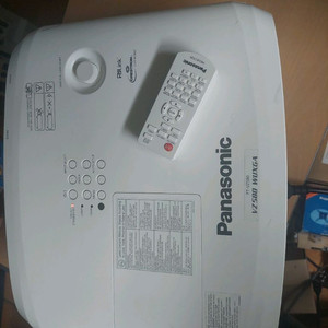 Panasonic 빔프로젝터 PT-VZ580