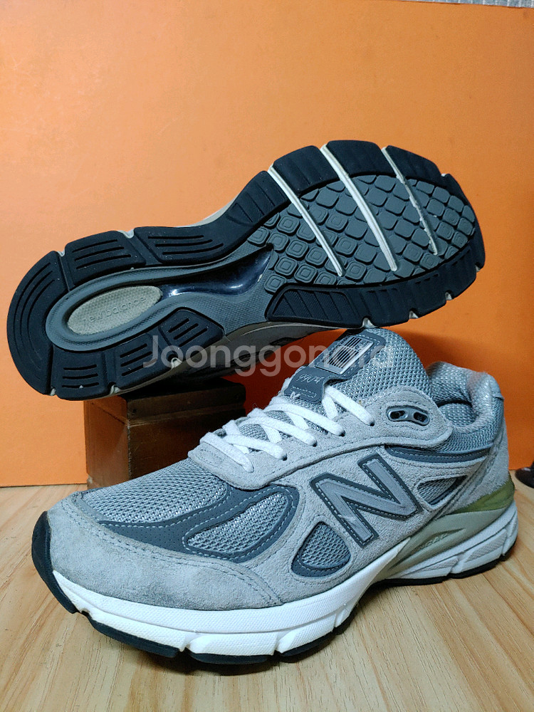 (USA)뉴발란스 990V4(표기250추천사이즈245)--0