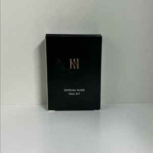 헤라 센슈얼 누드 네일 키트 세트 팝니다