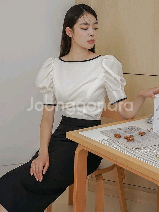 [플로움] 라인퍼프 블라우스 s--0