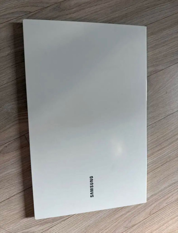 삼성 노트북 NT550 / i5 / 램 16GB 업글 이미지