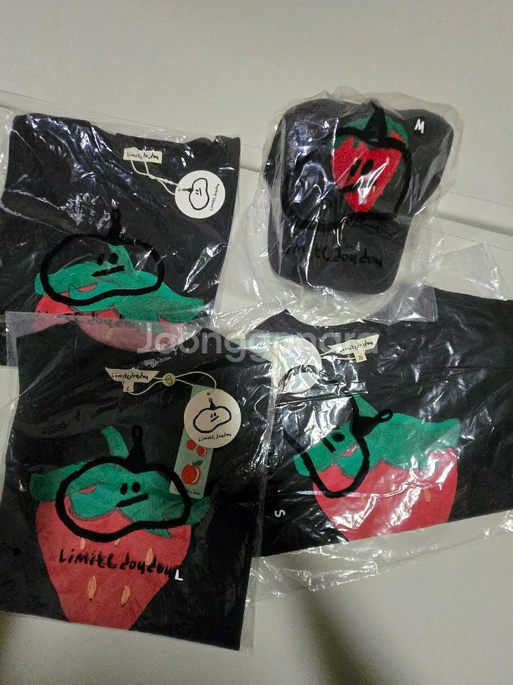 리미떼두두 성인딸기티+키즈 택1 S,L중하나+모자--0