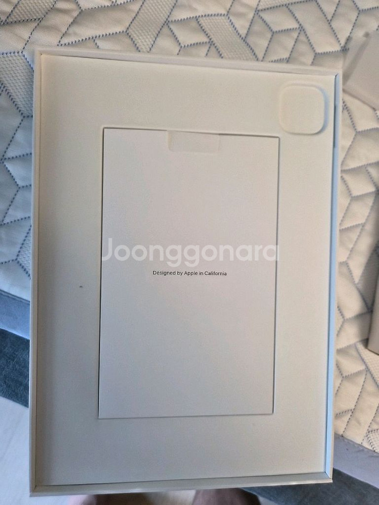 아이패드 프로11인치 (M4 256GB) 판매합니다--4