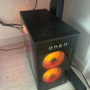 HP OMEN 35L 게이밍 컴퓨터 판매합니다!!