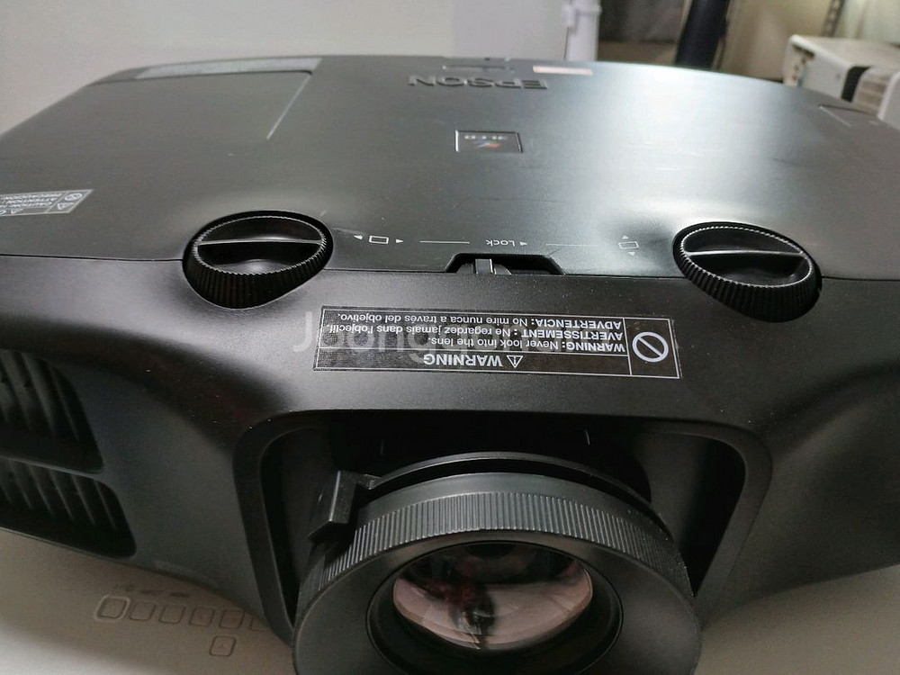 EPSON PowerLite 4855WU 프로젝터입니다--0