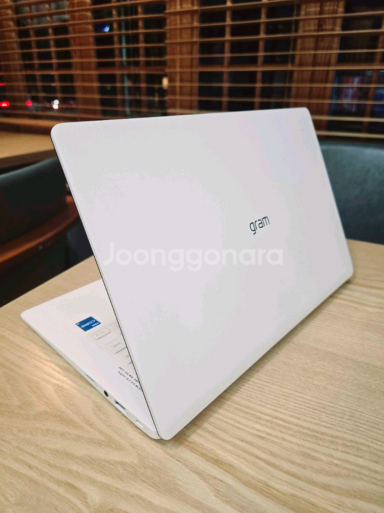 깨끗한 LG 그램 11세대 초경량 노트북(실사용10회)--1
