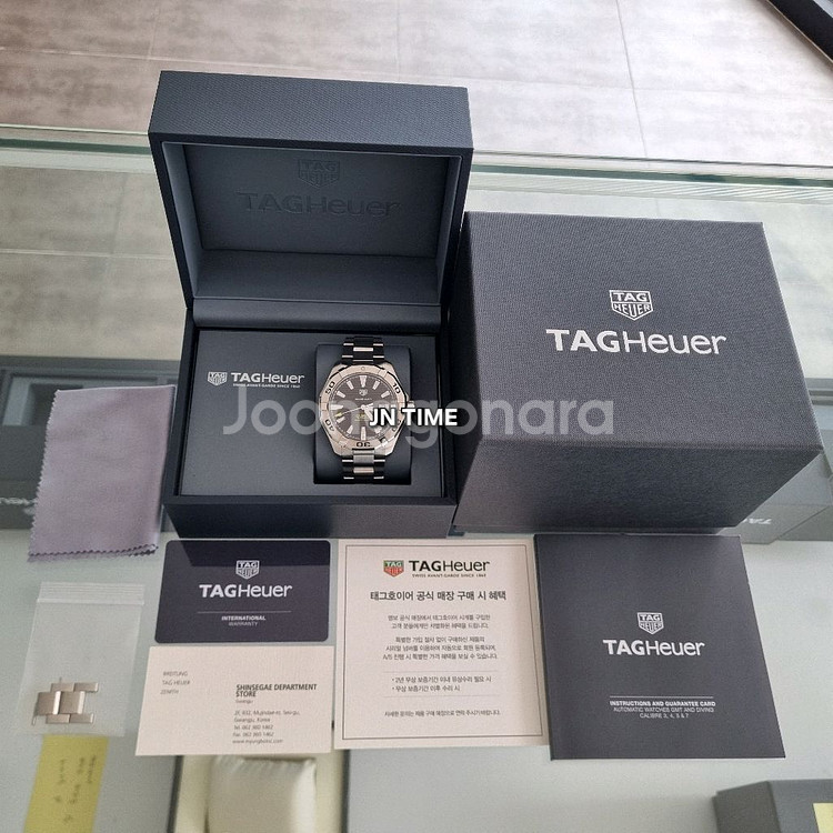 태그호이어 아쿠아레이서 300 오토 43mm 검판 WA--8