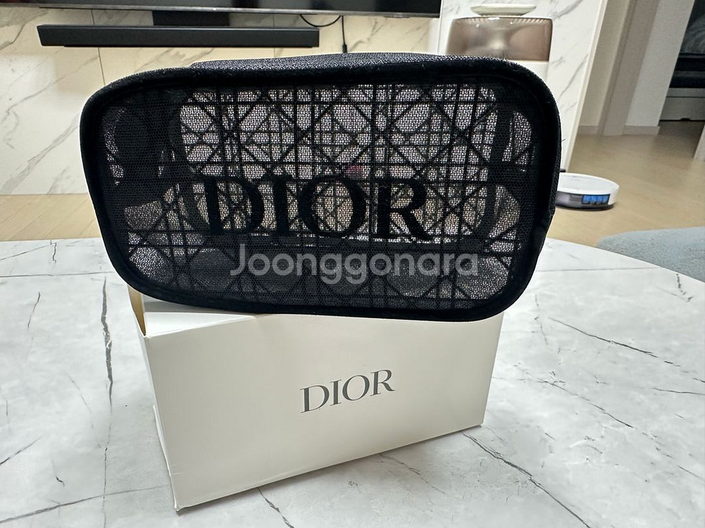 Dior 디올 뷰티 까나쥬 메쉬 블랙 파우치 - 새제품--0