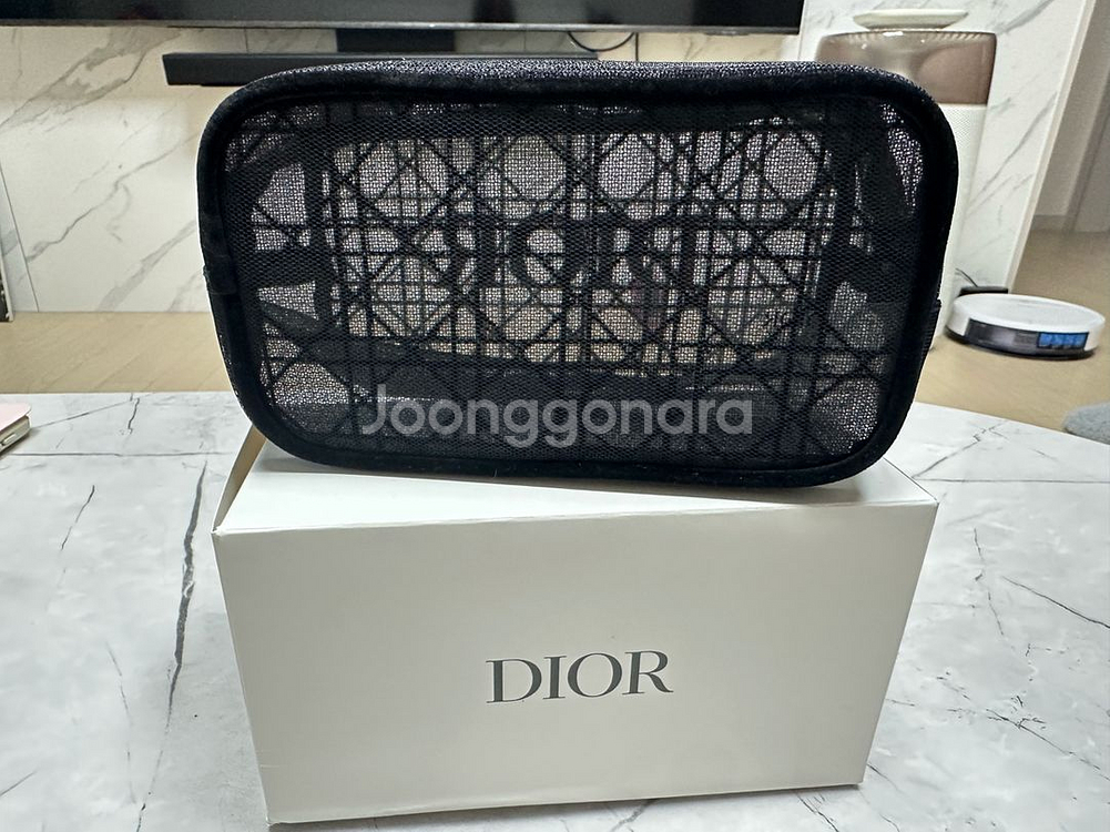 Dior 디올 뷰티 까나쥬 메쉬 블랙 파우치 - 새제품--1