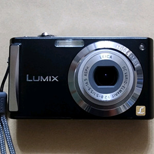 파나소닉 카메라 루믹스 DMC-FS3 팝니다.