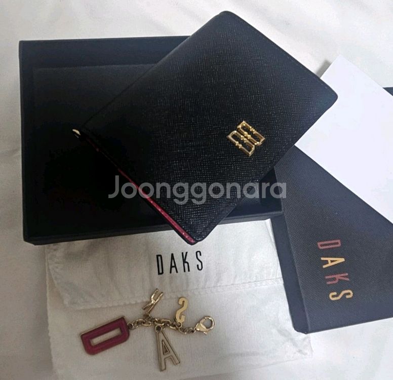 닥스 반지갑 정품 구성품 사진 참고 하자없어요 택배비--0