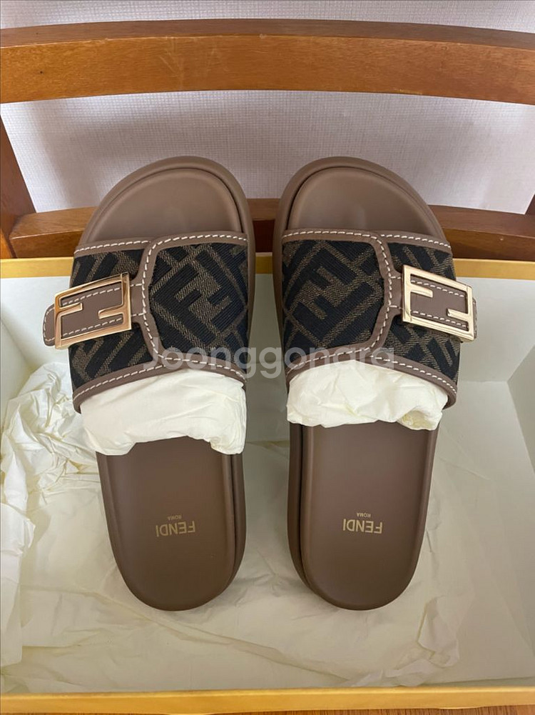 펜디 모티프 슬리퍼 35사이즈--1