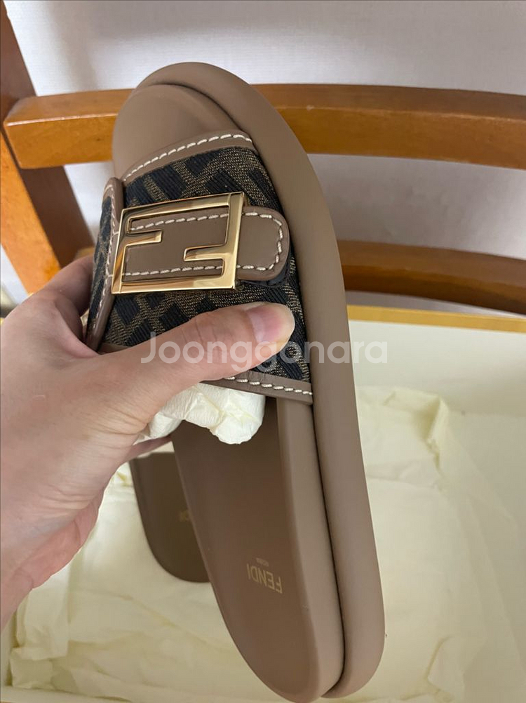 펜디 모티프 슬리퍼 35사이즈--3