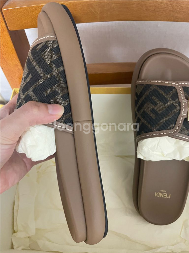 펜디 모티프 슬리퍼 35사이즈--7