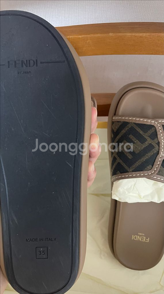 펜디 모티프 슬리퍼 35사이즈--6